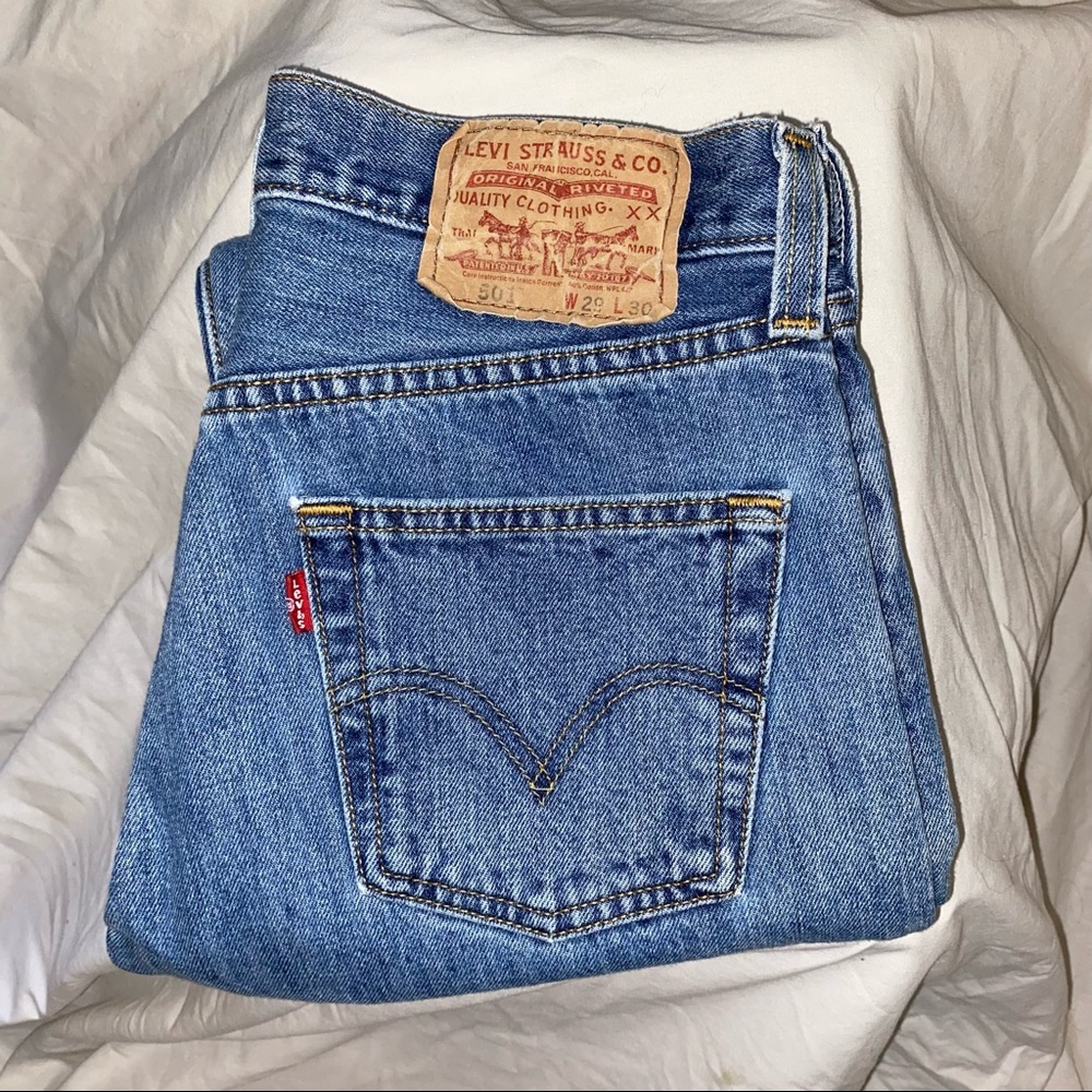 Levi’s 501 style blue jeans straight leg waist W29 L30